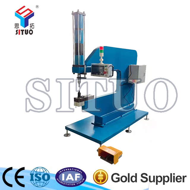 電梯轎底專用大喉深鉚接機(jī)